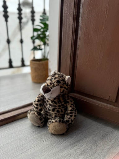 [V04SU0014] Sujetapuertas Leopardo