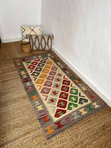 [C05AF0106.] Alfombra Kilim K27